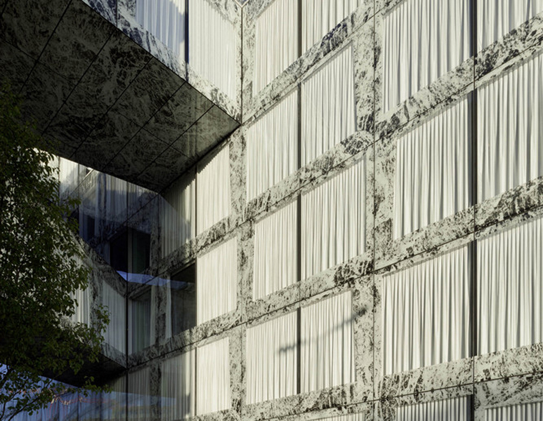 Reflective curtains in Zurich offices [541] filt3rs